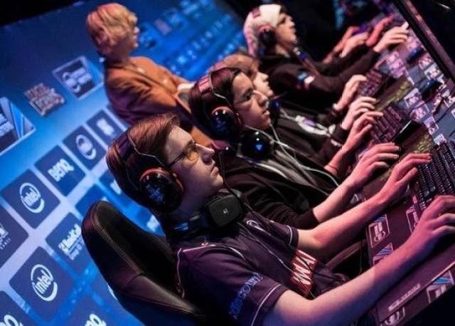 更涉及到他 更涉及到他