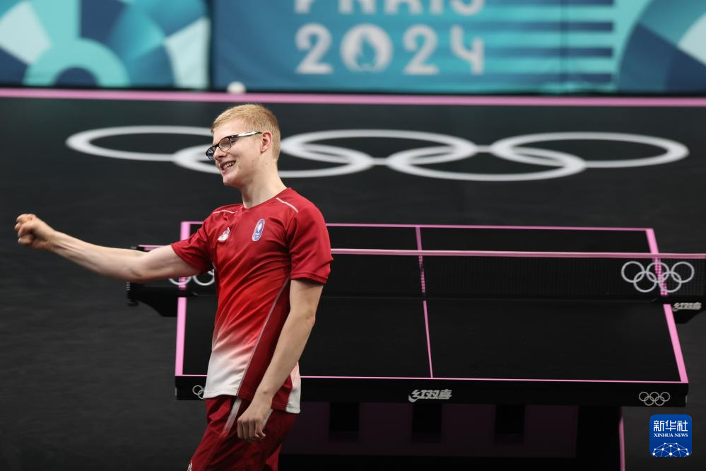 希君生羽翼 希君生羽翼